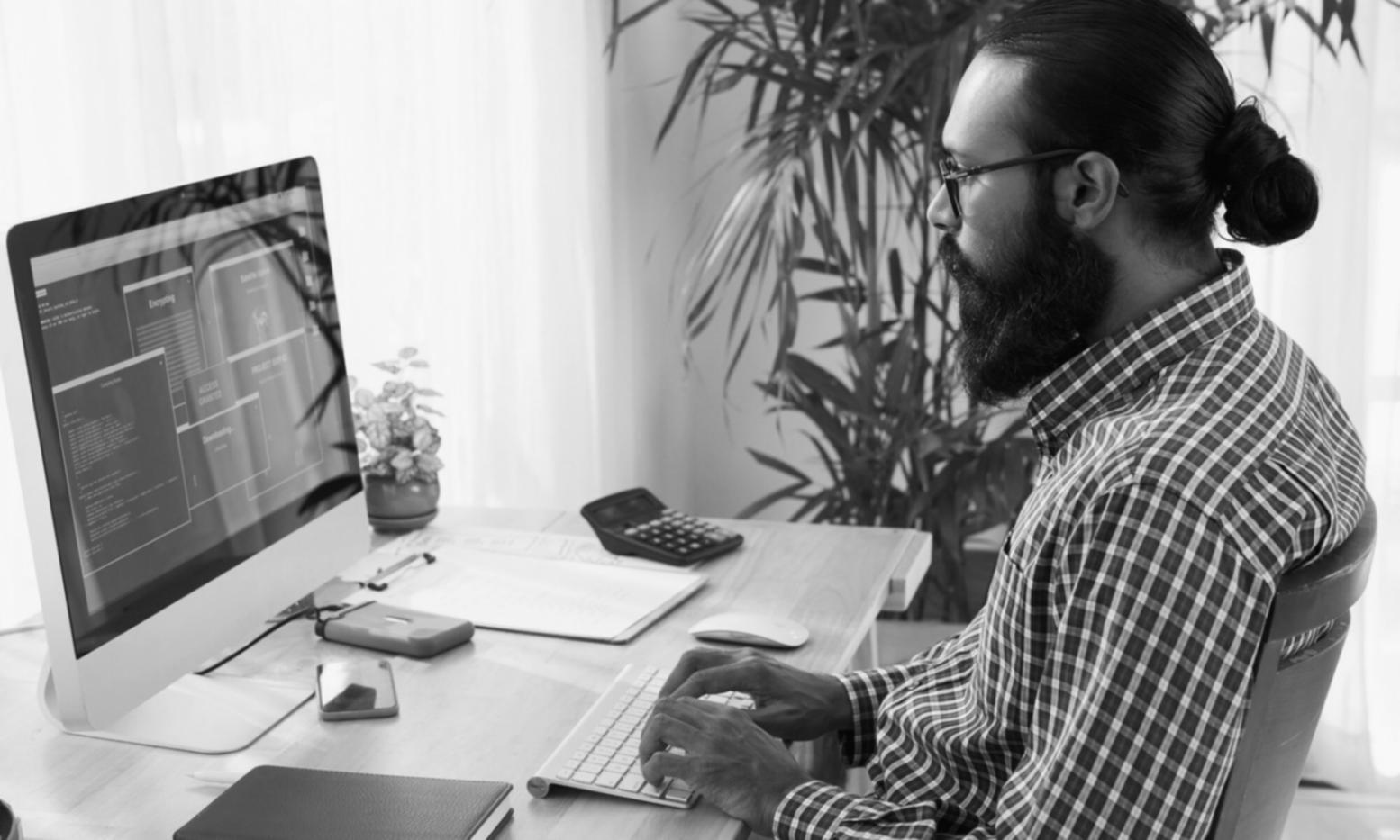 Implementación de IA industrial en entorno de manufactura moderna