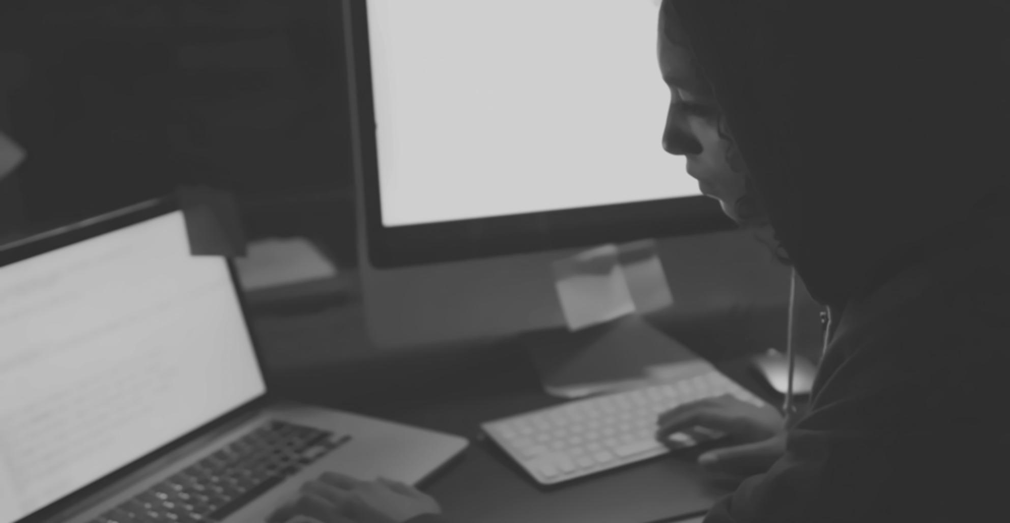 Red profesional de especialistas en IA industrial colaborando